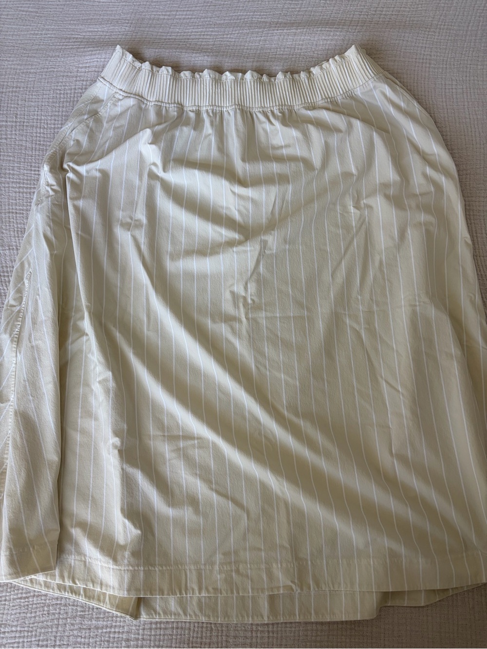 lululemon athletica Cream Elastic Waist Skirt